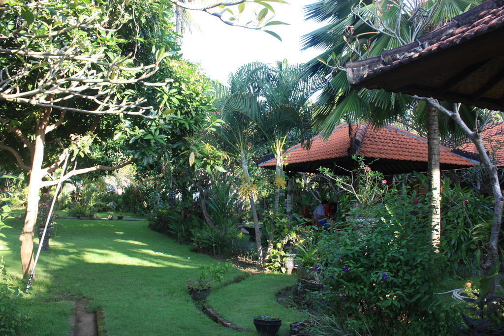 Hotel Cleopatra Beach Bungalows Lovina Exterior foto