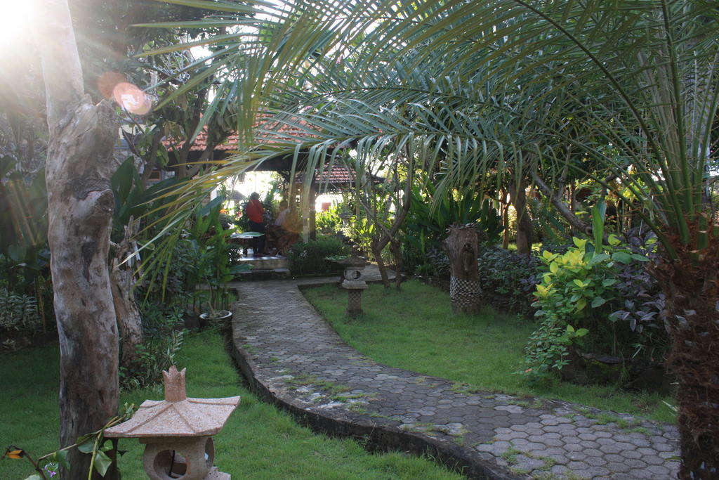 Hotel Cleopatra Beach Bungalows Lovina Exterior foto