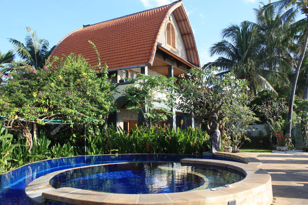 Hotel Cleopatra Beach Bungalows Lovina Exterior foto